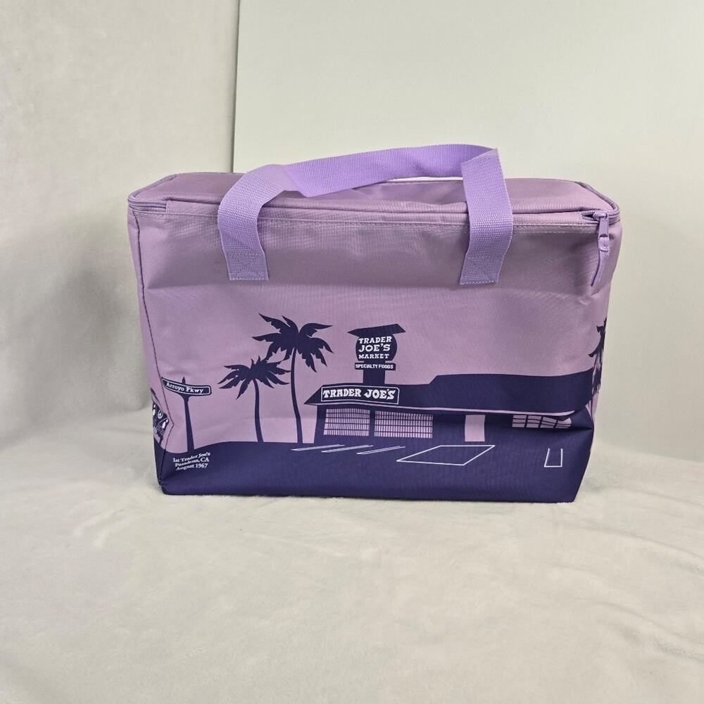 Trader Joe's Purple Large Reusable Insulated Cooler Bag 8 Gallon NWT Zip Tote